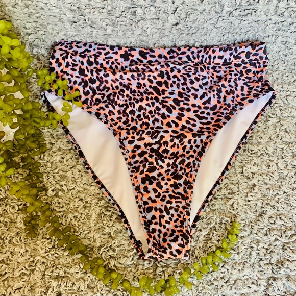 Jessica Simpson | Leopard High Waisted Bikini Bottoms | Size: Small |NWOT| 👙♥️ - Picture 4 of 8